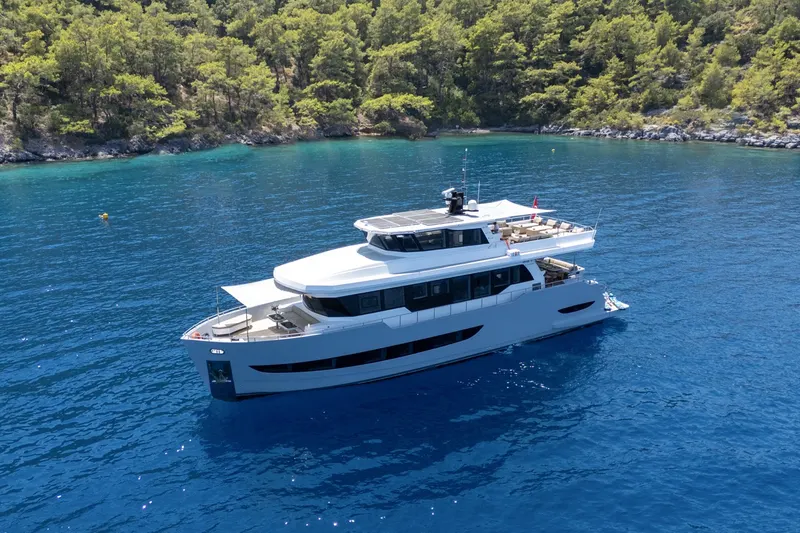 Özde 2 yacht charter photo