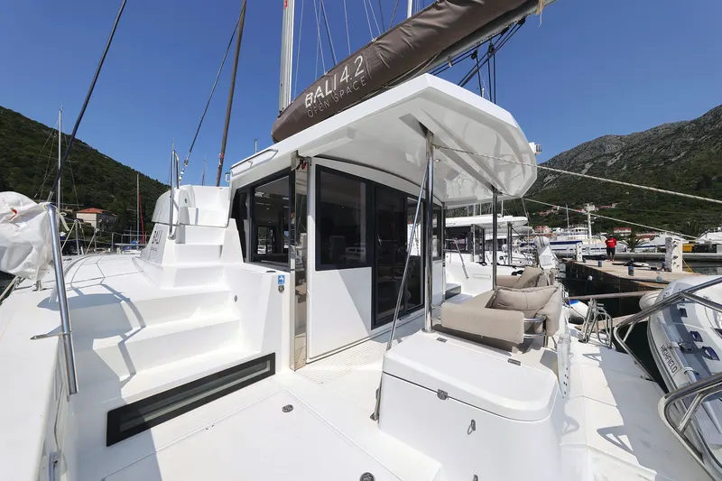 Aglaia yacht charter photo
