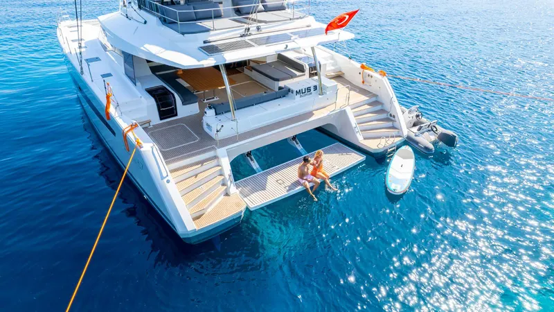 Mus 3 yacht charter photo