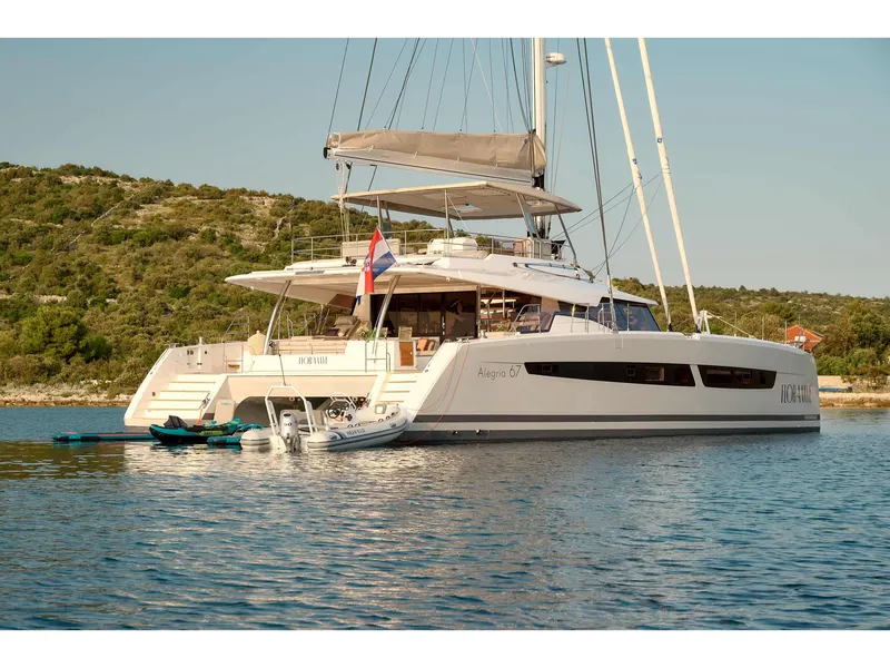 Floramye yacht charter photo