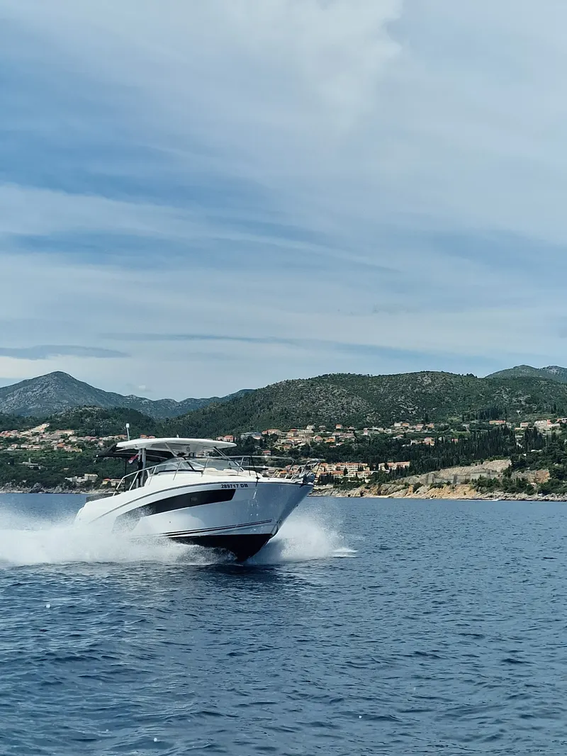 New York New York yacht charter photo