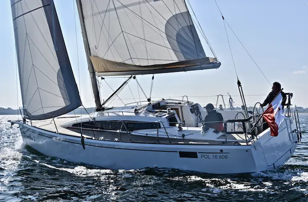 Swallow yacht charter photo