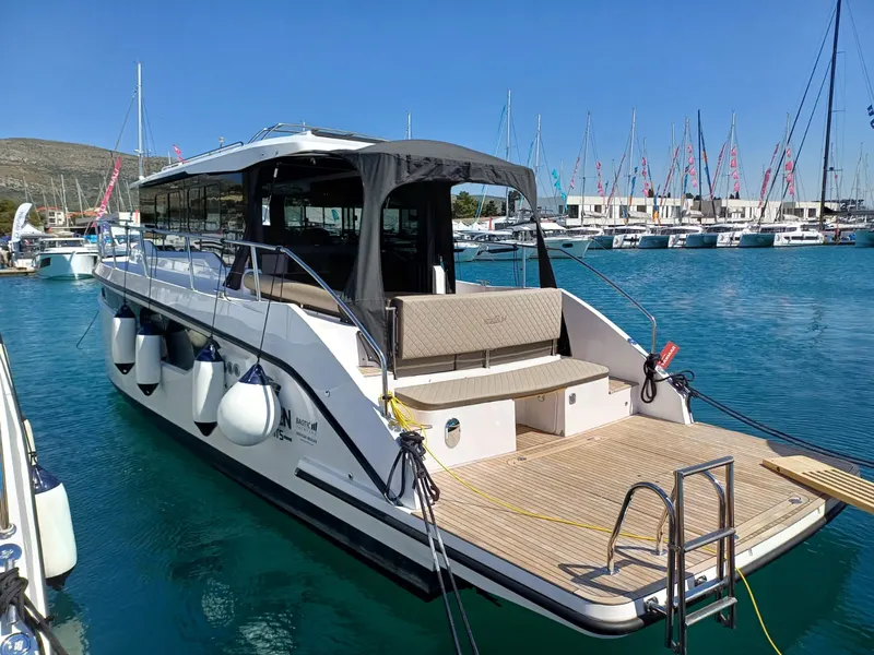 ŠOLTA yacht charter photo