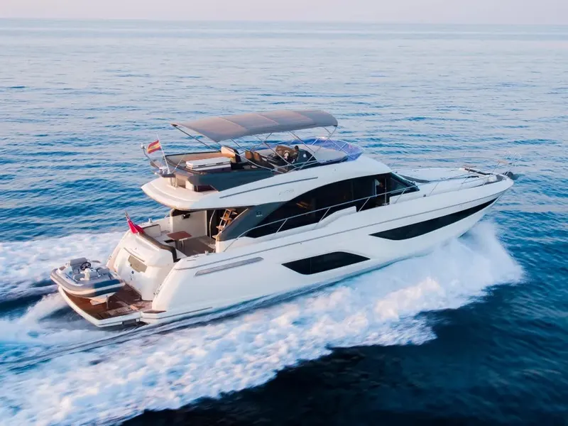 Ela yacht charter photo