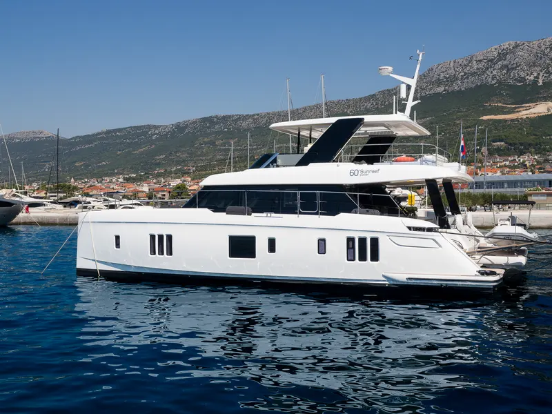 Shireen yacht charter photo