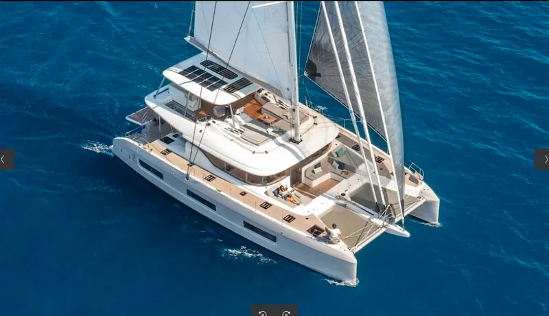 Catwalk I yacht charter photo