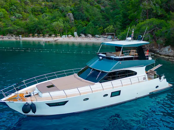 Golden Blue yacht charter photo