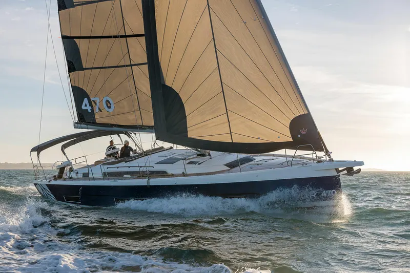 Reventador 2 yacht charter photo