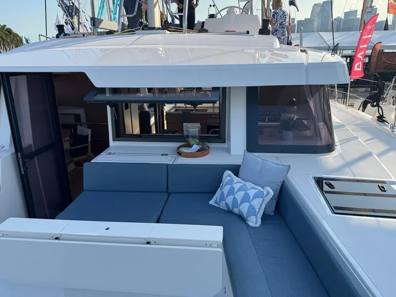 Rosa Regale yacht charter photo