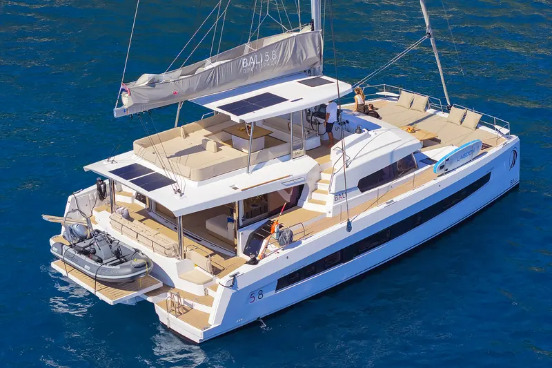 Joie de mer yacht charter photo