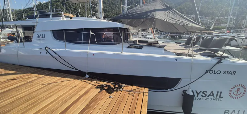 Solo Star yacht charter photo