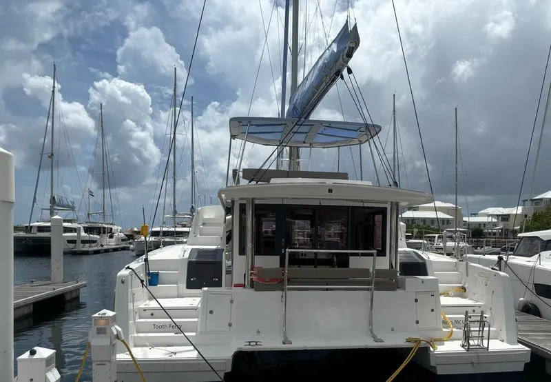 Tooth Ferry yacht charter photo