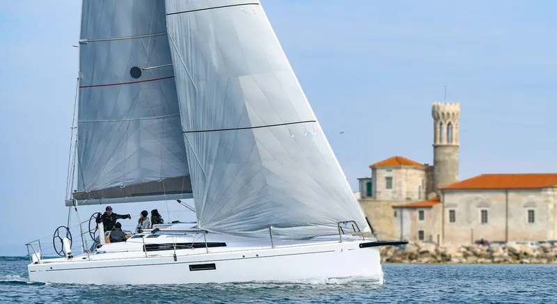 October yacht charter photo