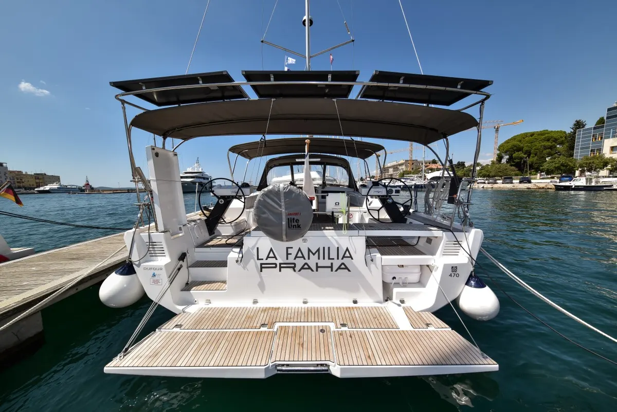 La Familia