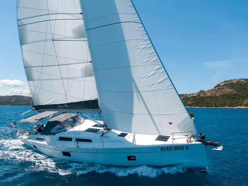 Atena yacht charter photo