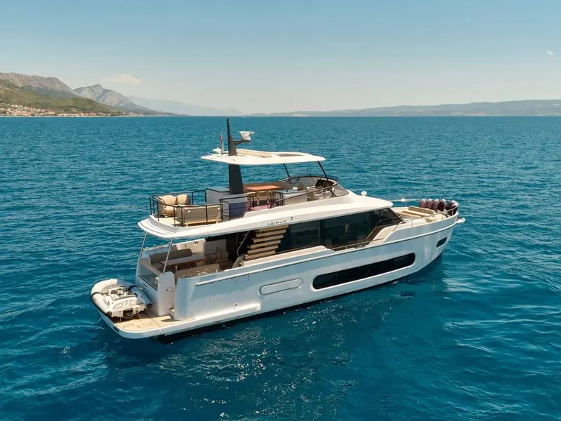 Amparito XIII yacht charter photo