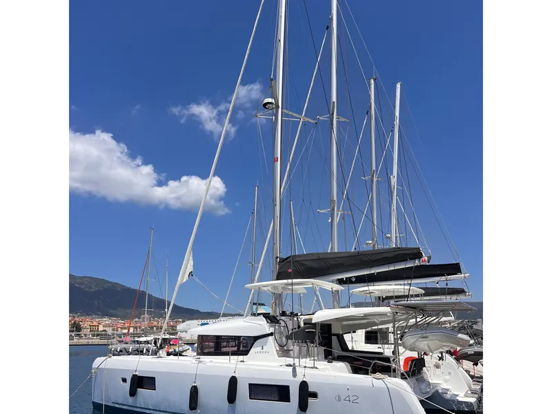 CELAVIE yacht charter photo